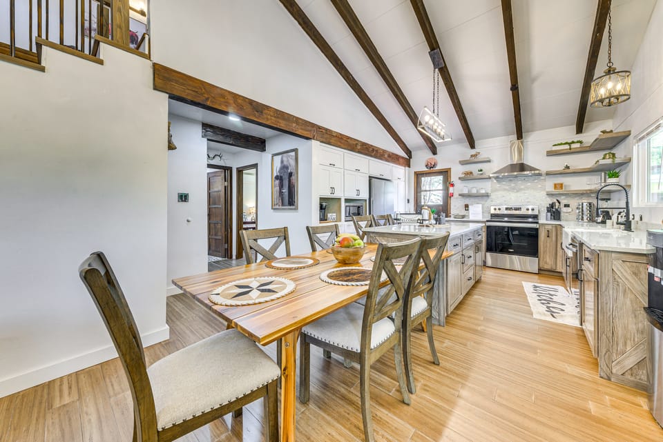 4BR Ruidoso Gem: Minutes to Lake & Fun House in Ruidoso