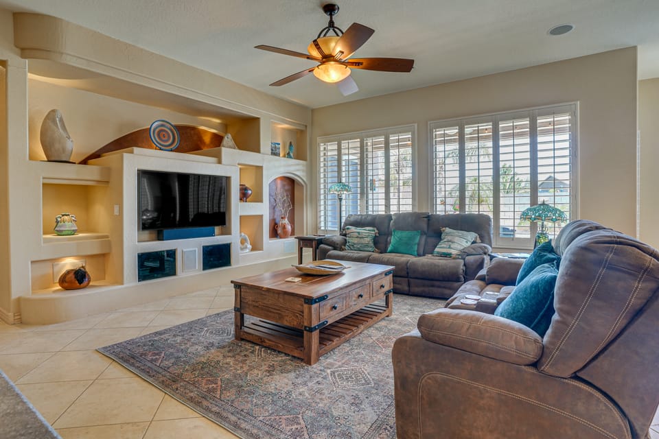 Pool & Patio Oasis! Family Home in Surprise House in Surprise