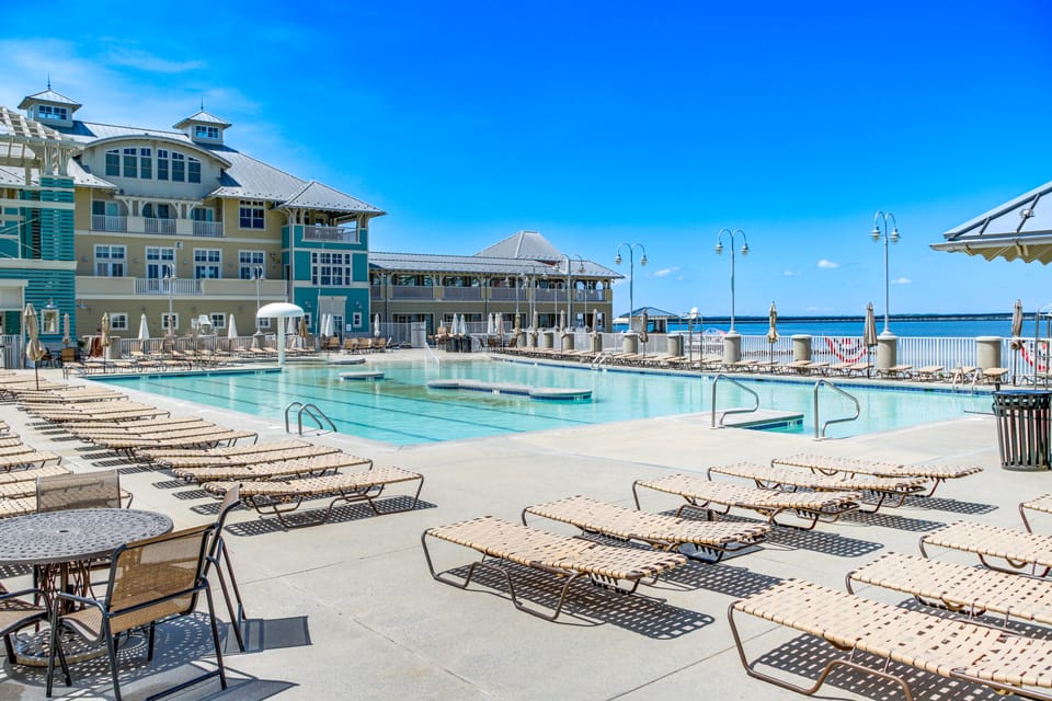Pool, Beach Access! Canal-Front Ocean City Gem Apartment in Ocean City