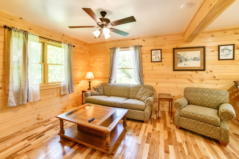 Creekside Cabin in Bainbridge w/ Wraparound Deck! House in Pennsylvania