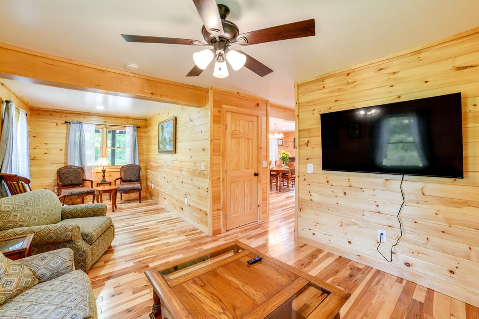 Creekside Cabin in Bainbridge w/ Wraparound Deck! House in Pennsylvania