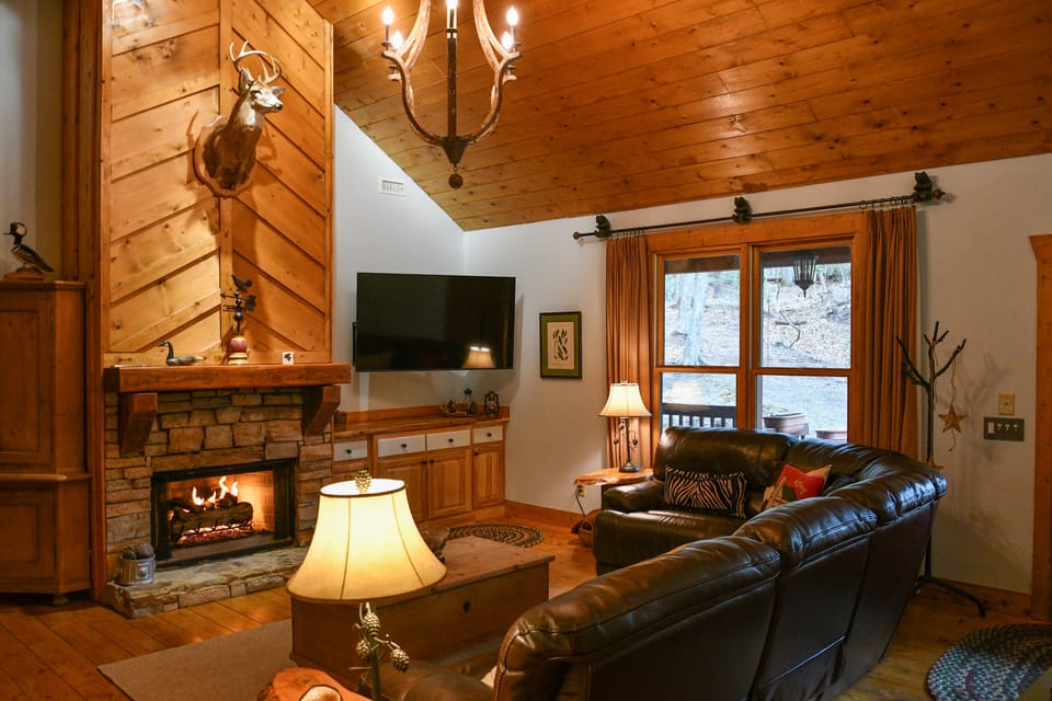 Creekside Lodge - All of the Comforts of Home House in Tennessee