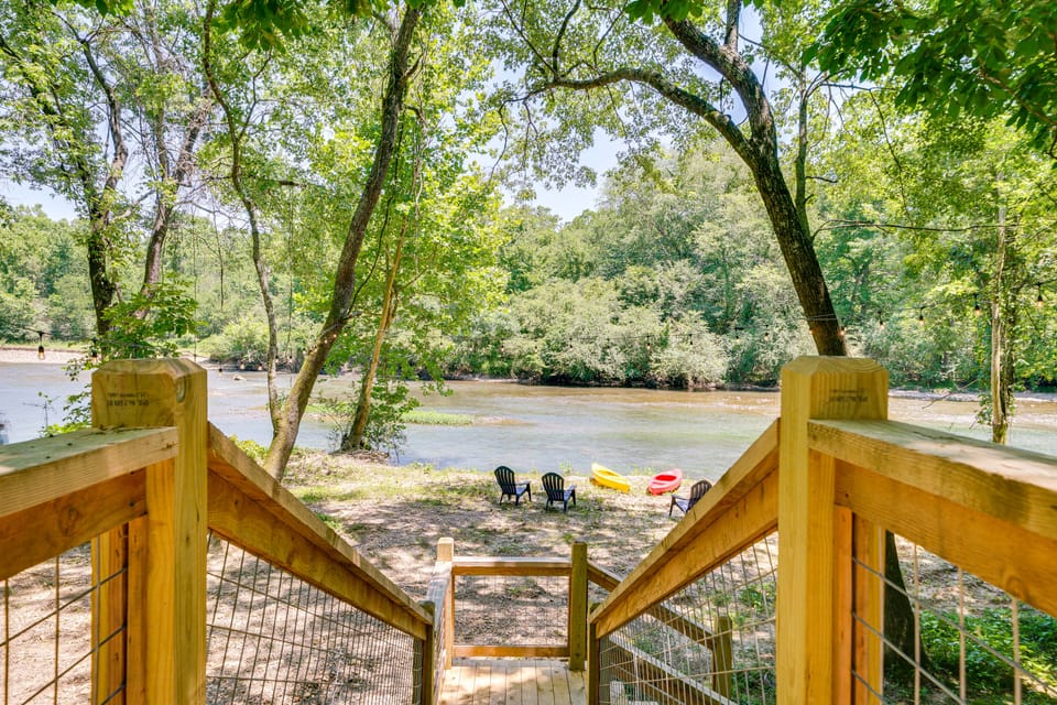 Scenic Riverfront Escape: Outdoor Oasis w/ Hot Tub House in Arkansas
