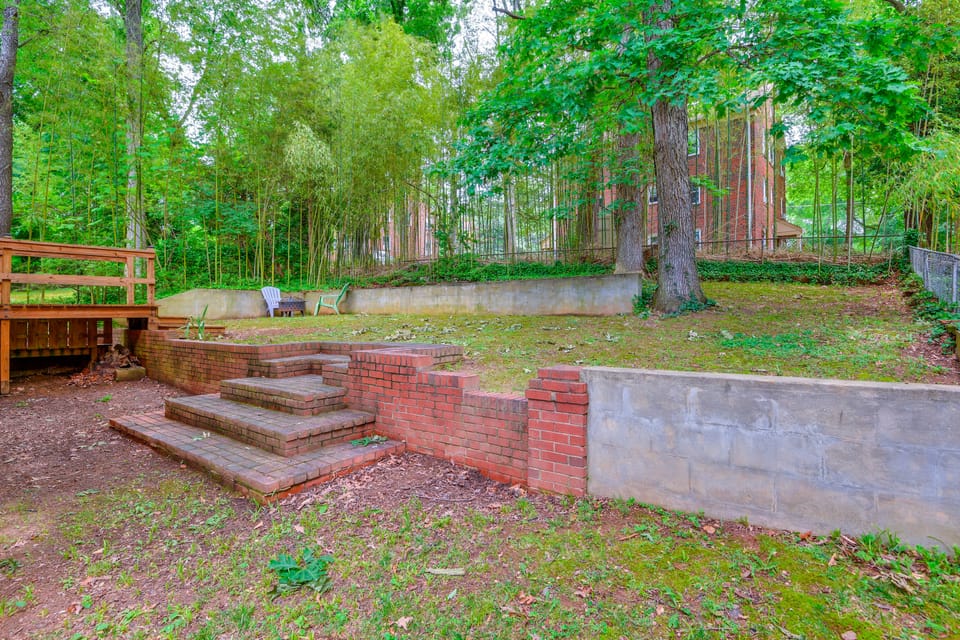 Takoma Park Apartment: Trail Access, 8 Mi to DC! Apartment in Takoma Park