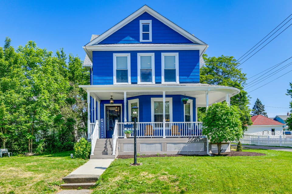 Pet-Friendly Lancaster Home 13 Mi to Dtwn Buffalo House in New York