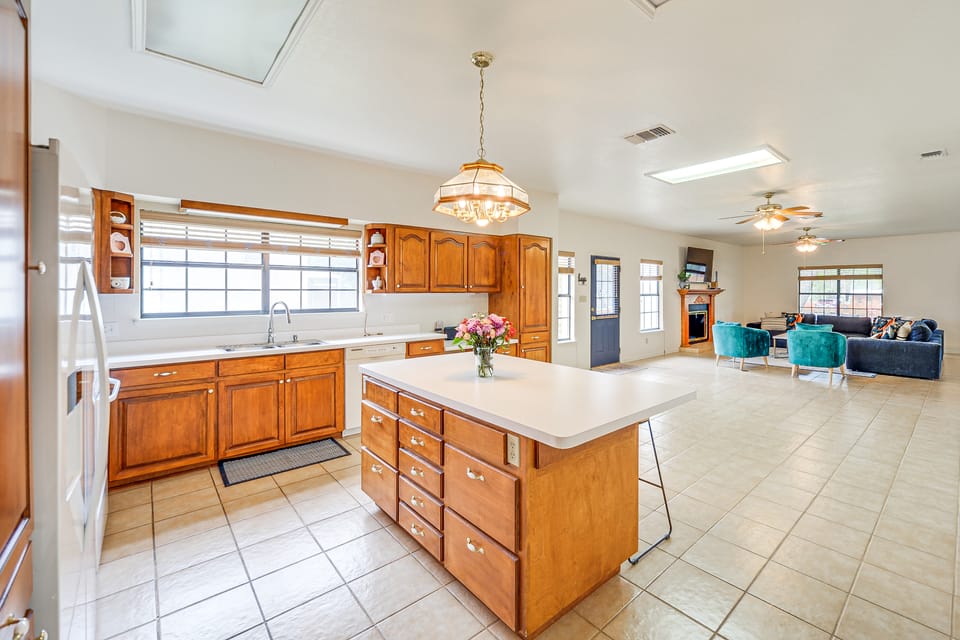 Texas Hill Country Retreat - Walk to Nueces River! House in State of Coahuila