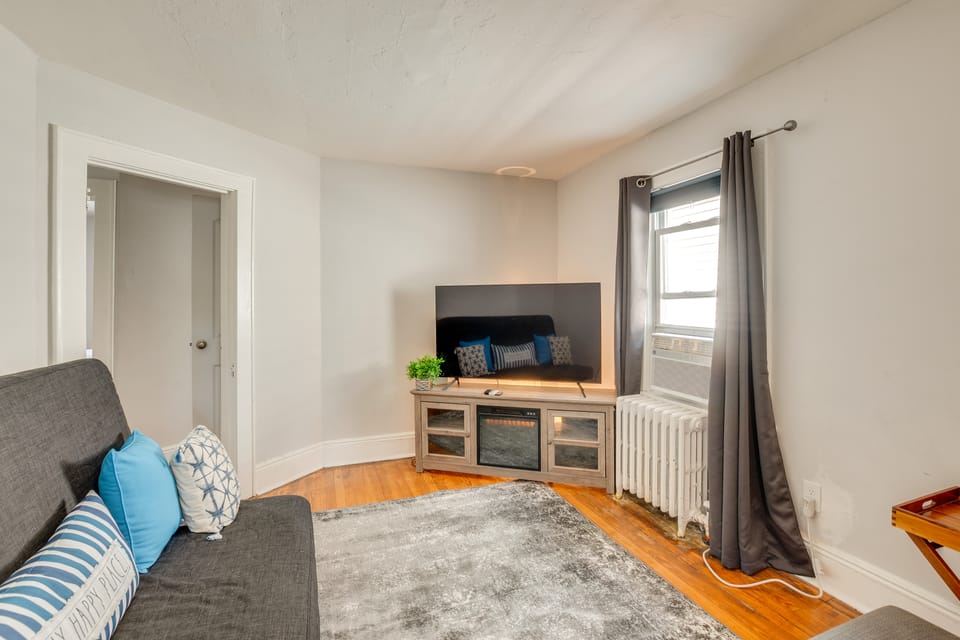 NYC Area Home Base, 7 Mi to MetLife Stadium! Apartment in Maywood