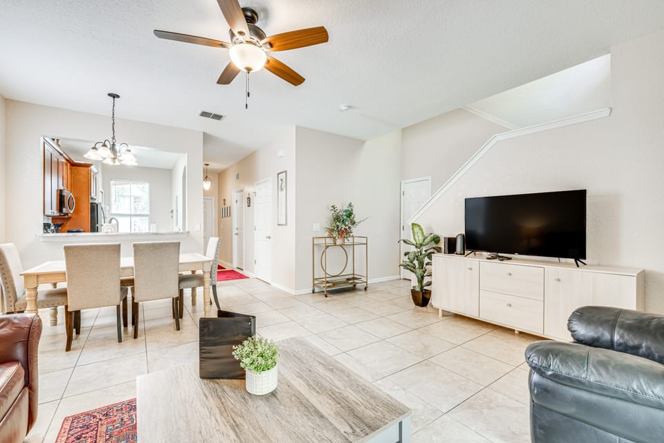 Davenport Retreat w/ Resort Perks, 9 Mi to Disney! Apartment in Four Corners