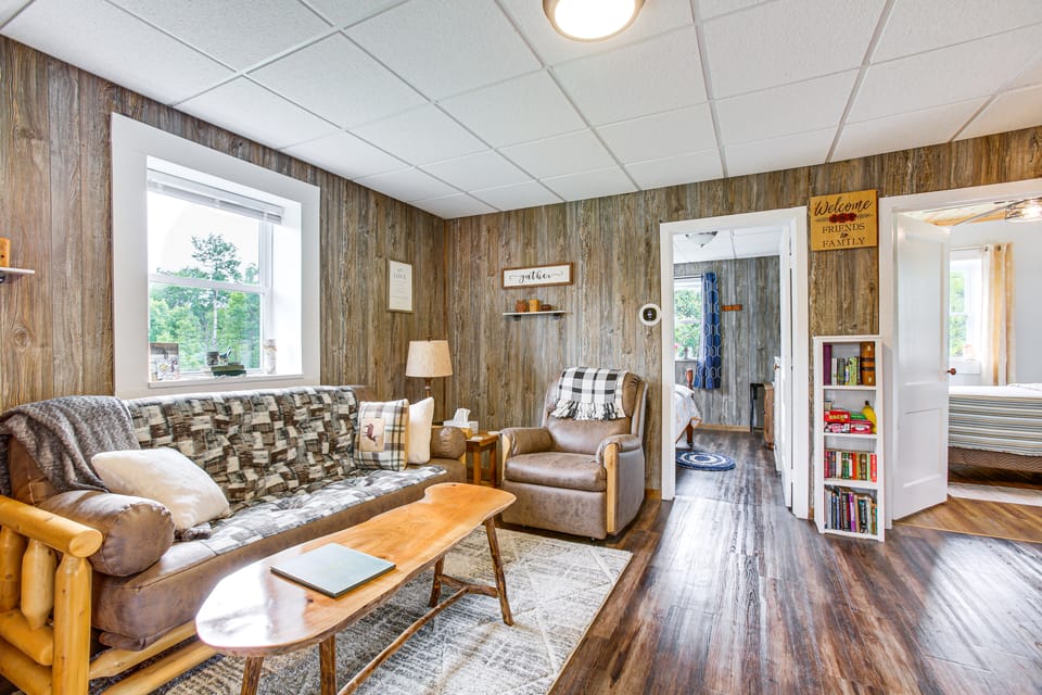 Charming Stone Cottage in Marion w/ Fire Pit! Cottage in Michigan