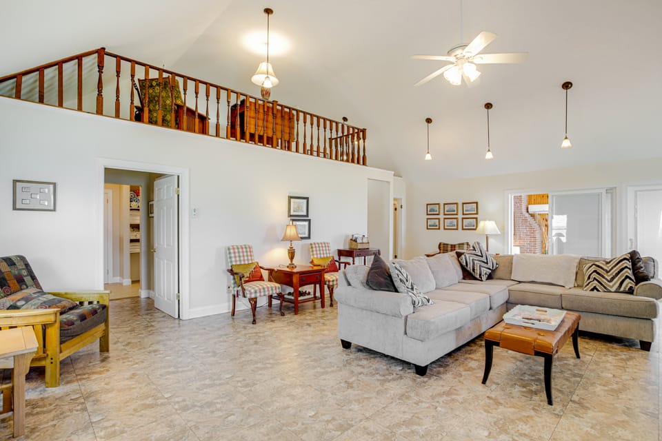 Waterfront Cambridge Home: Pool & Dock! House in Maryland