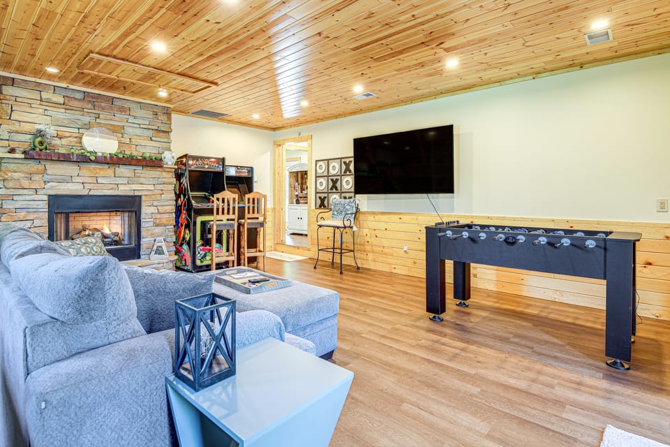 Modern Sevierville Cottage w/ Hot Tub + Game Room Cottage in Sevier County