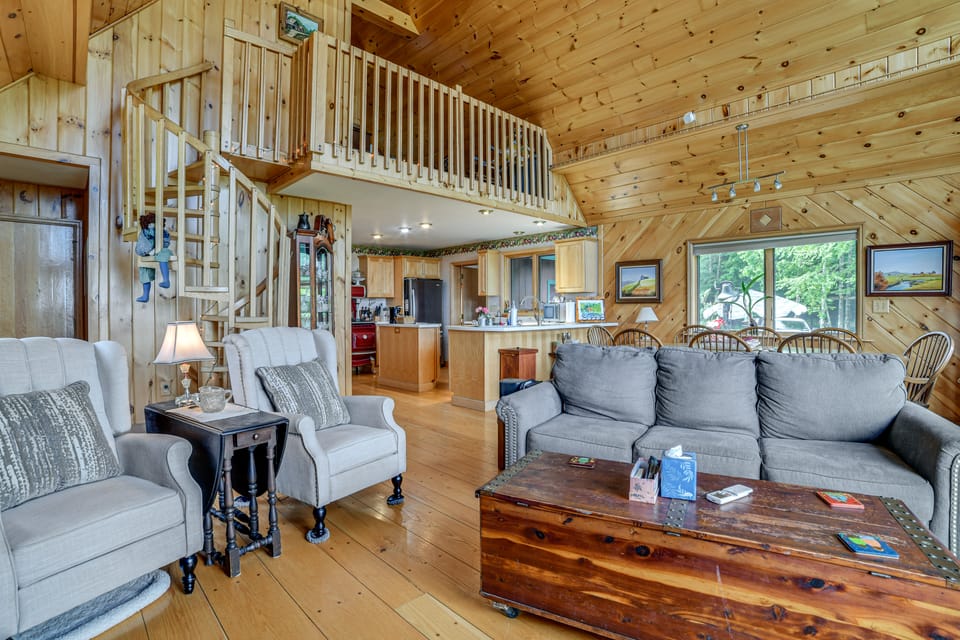 Secluded Oxford Cabin on 75 Acres: Sunset Views! House in Pennsylvania