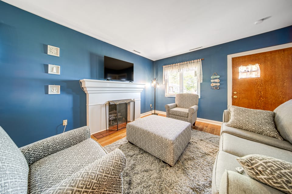 Lake Erie Escape: Family-Friendly Home w/ Patio House in Lake Erie