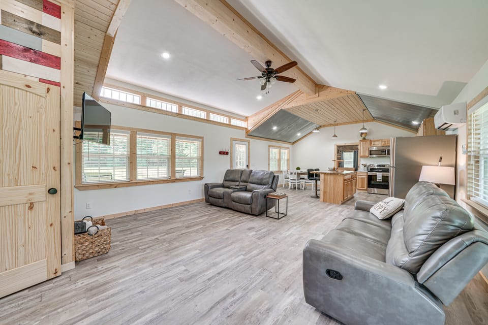 Secluded Broken Bow Cabin w/ Fishing Pond & Views! House in Oklahoma