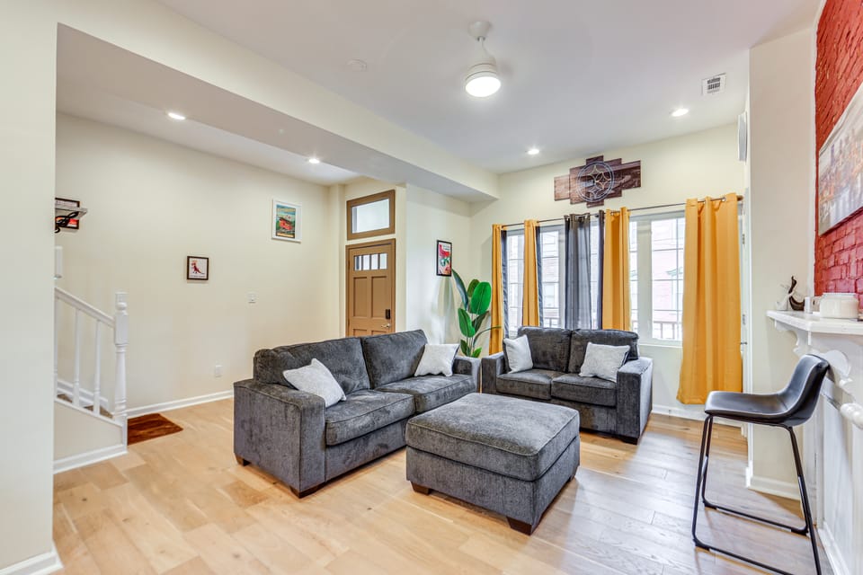 Pittsburgh Home w/ Skyline Views: Walk to Stadium! House in Pittsburgh