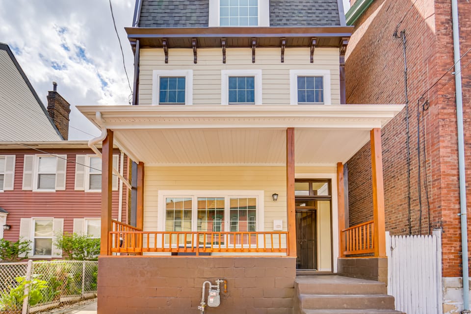 Pittsburgh Home w/ Skyline Views: Walk to Stadium! House in Pittsburgh