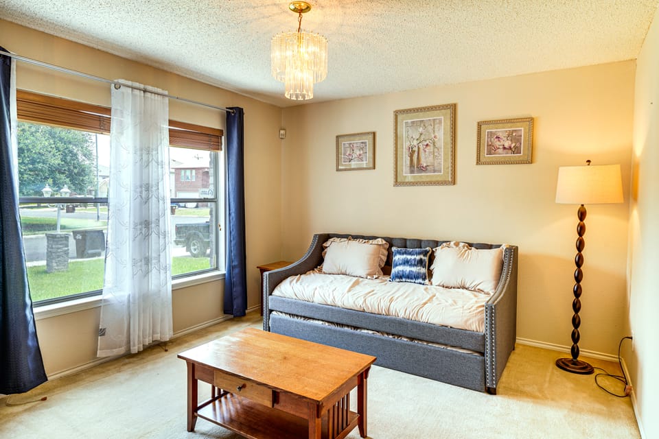 Spacious San Antonio Home: Close to Military Bases House in San Antonio