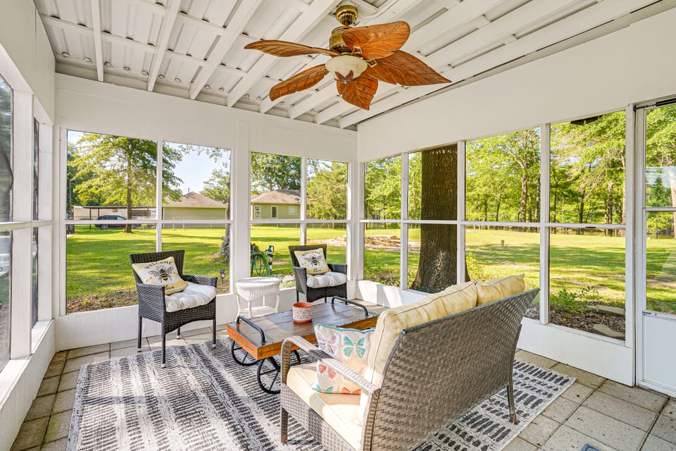 Private Boat Launch! Riverfront Jefferson Retreat House in Texas