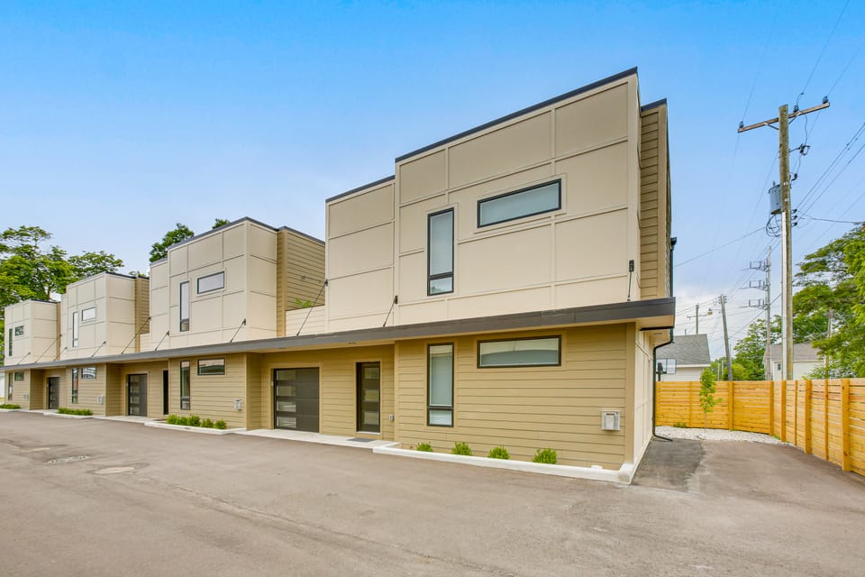Traverse City Townhome: Walk to Boardman Lake! Apartment in Traverse City