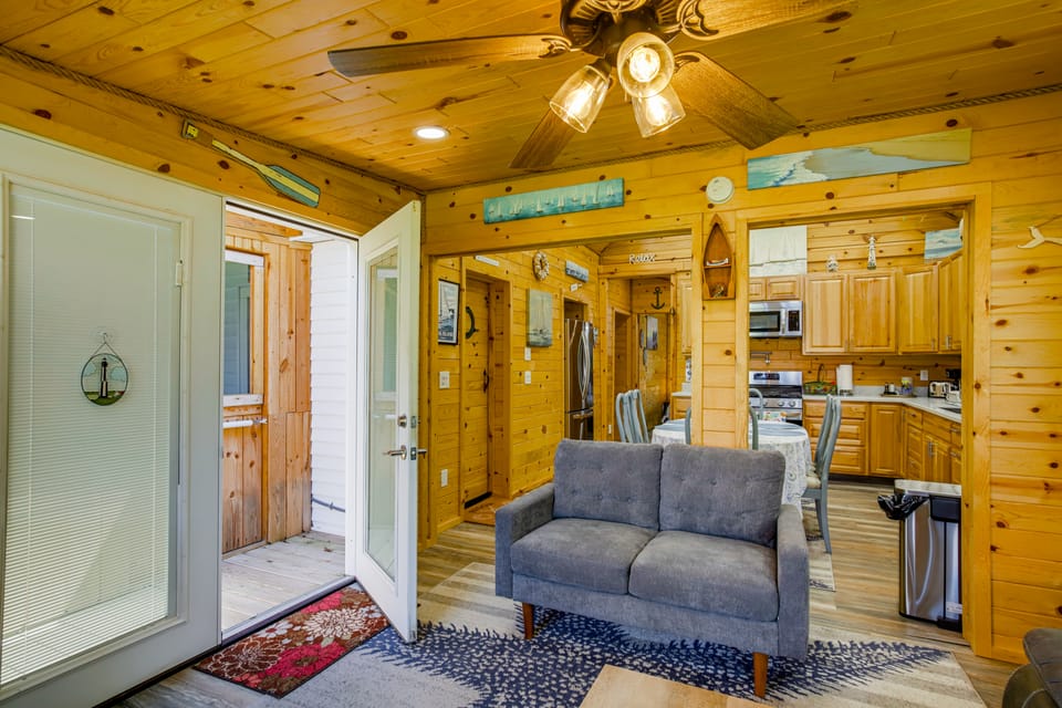 Maryland Retreat: Walk to Bay, Beach & Boat Ramp! House in Maryland