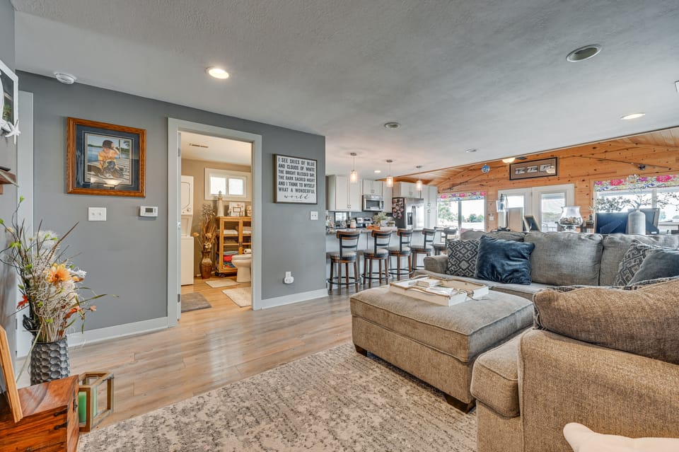 Angler's Cottage on Lake Cornelia: Pets Welcome! Cottage in Iowa