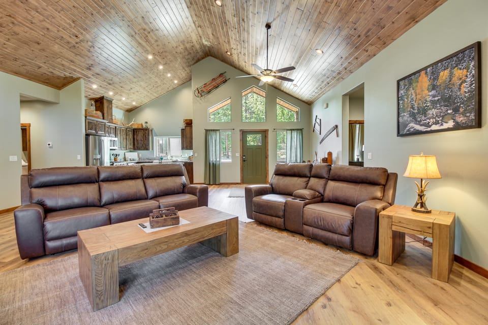 Fire Pit + Deck: Airy Cabin Near Pinetop Lakes House in Arizona