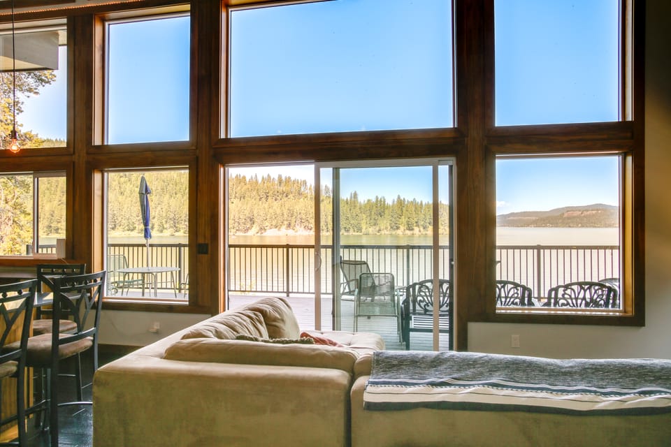 Beautiful Lake Coeur d'Alene Retreat: Deck & View! House in Kootenai County