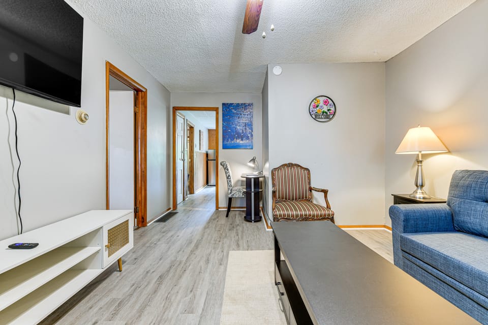 11 Mi to Niagara Falls: North Tonawanda Apartment Apartment in New York