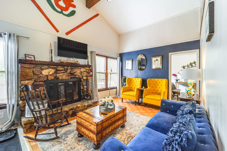 Hike, Ski & Unwind: Woodsy Beech Mountain Retreat House in Beech Mountain