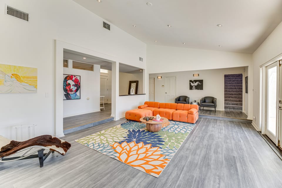 Private Pool, Mtn & Lake View! Los Angeles Home House in Bel Air