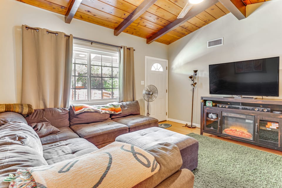 Peaceful Vista House w/ Gas Grill: 1 Mi to Dtwn! House in Vista