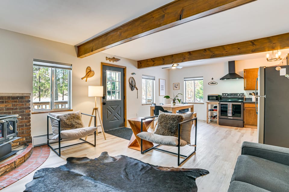 Roscommon Chalet w/ Hot Tub Near Higgins Lake! House in Michigan