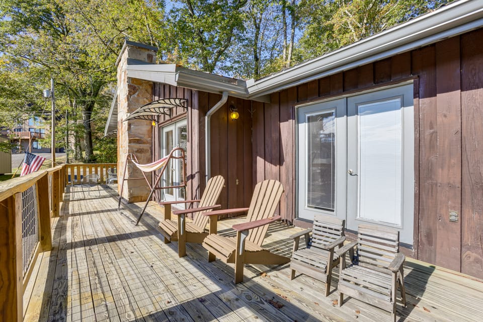 Breathtaking Lake Views | Walk to Alpine Lake House in Shenandoah Valley