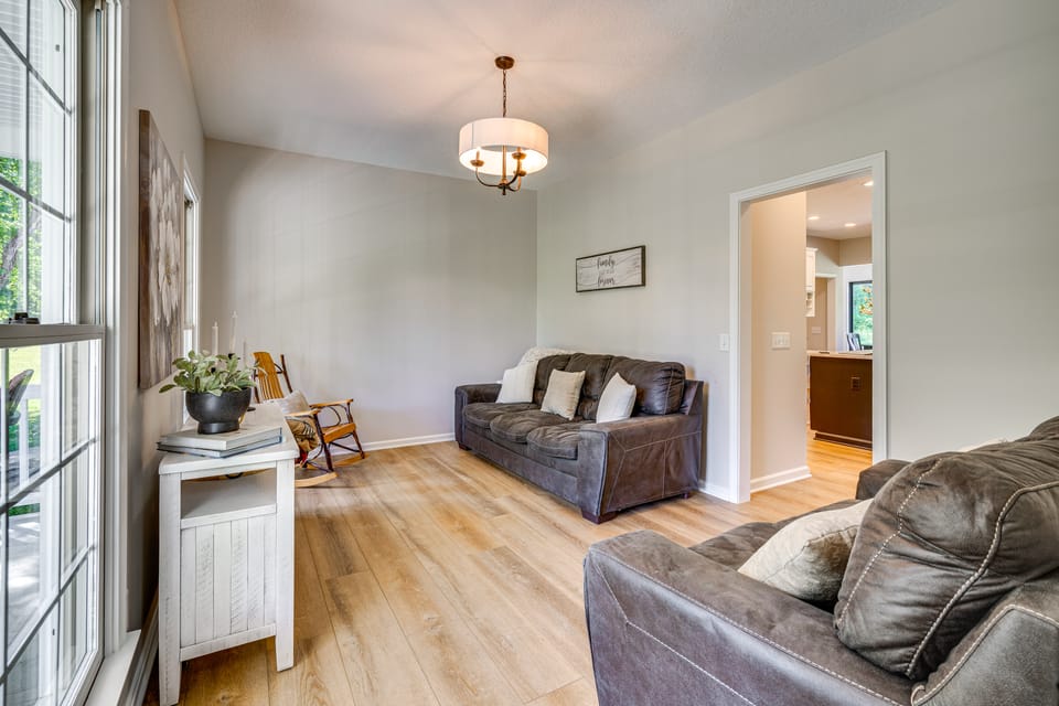 Spacious Thornville Home ~ 8 Mi to Buckeye Lake! House in Ohio