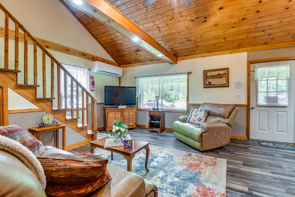Inviting Peru Cabin w/ Patio, Grill & River Access House in Lake Champlain