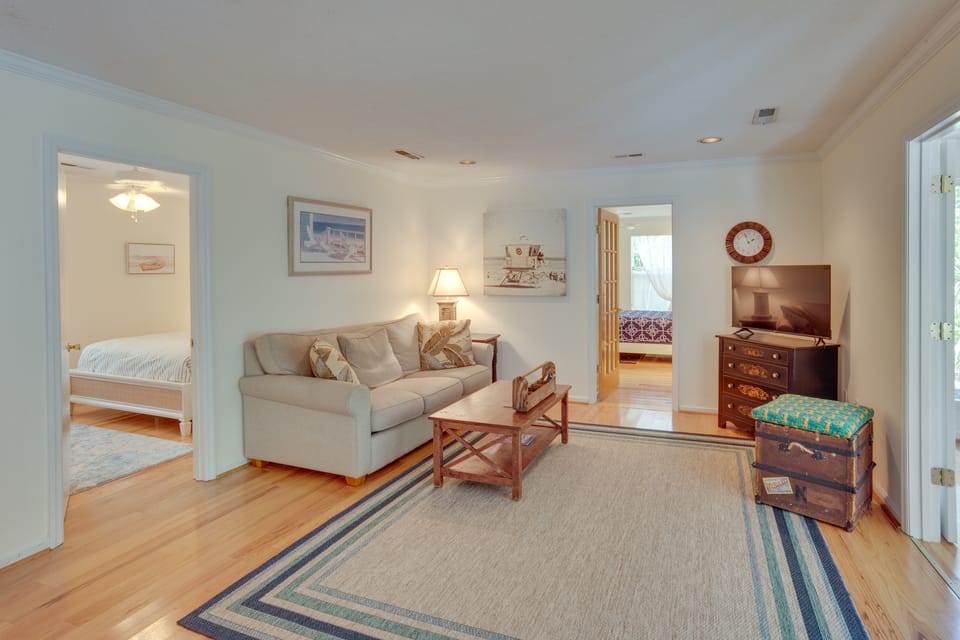 Near Edisto Beach State Park: Home w/ Lanais! House in Edisto Island