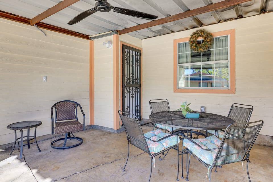 Family Home w/ Patio, 7 Mi to The Alamo! House in San Antonio