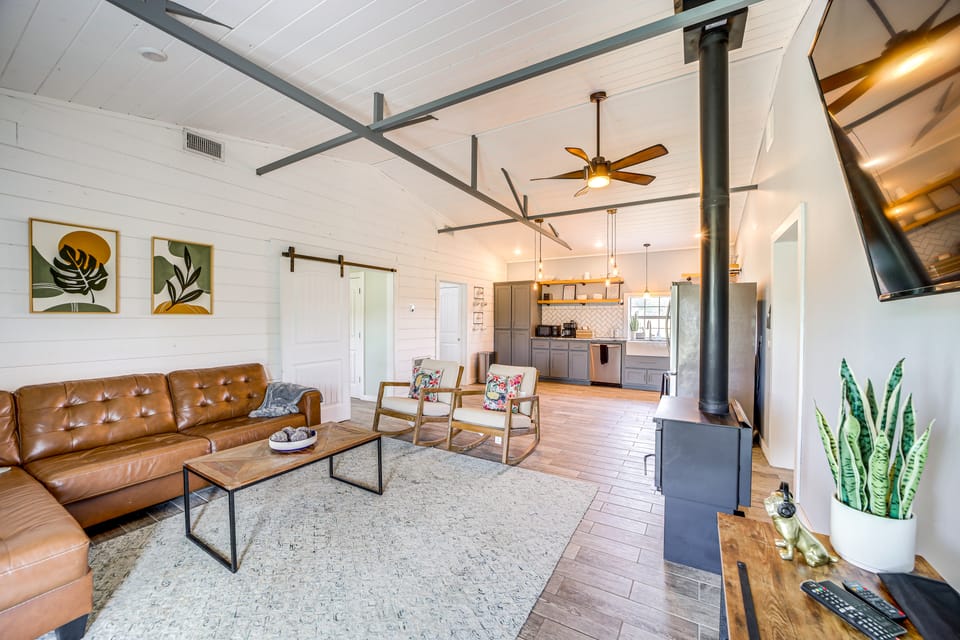 Peaceful Vinita Home w/ Fire Pit: 11 Mi to Lake! House in Ozark Mountains