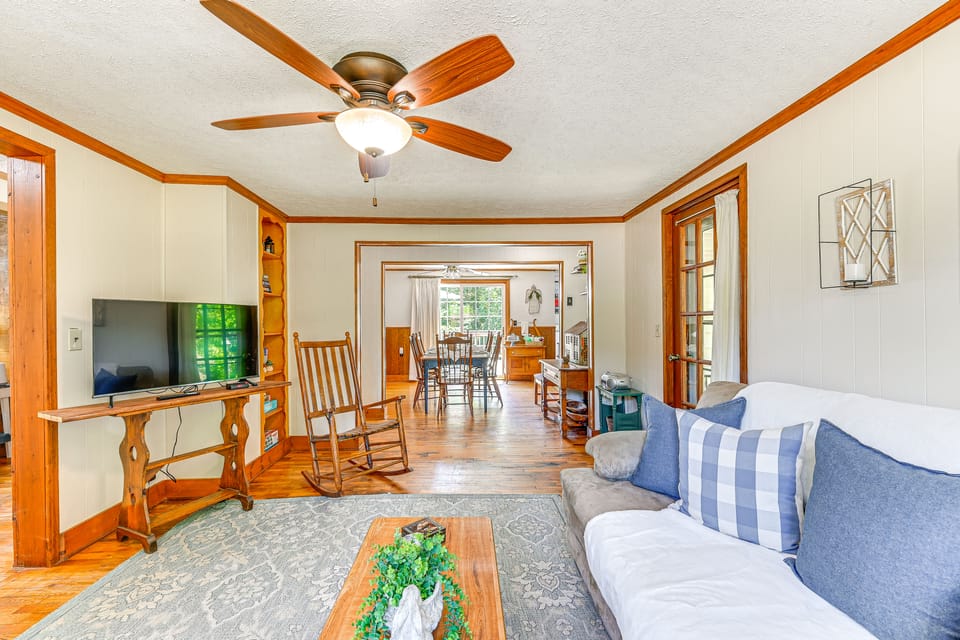 Family Fancy Gap Cottage w/ Deck - Pets Welcome! Cottage in Virginia