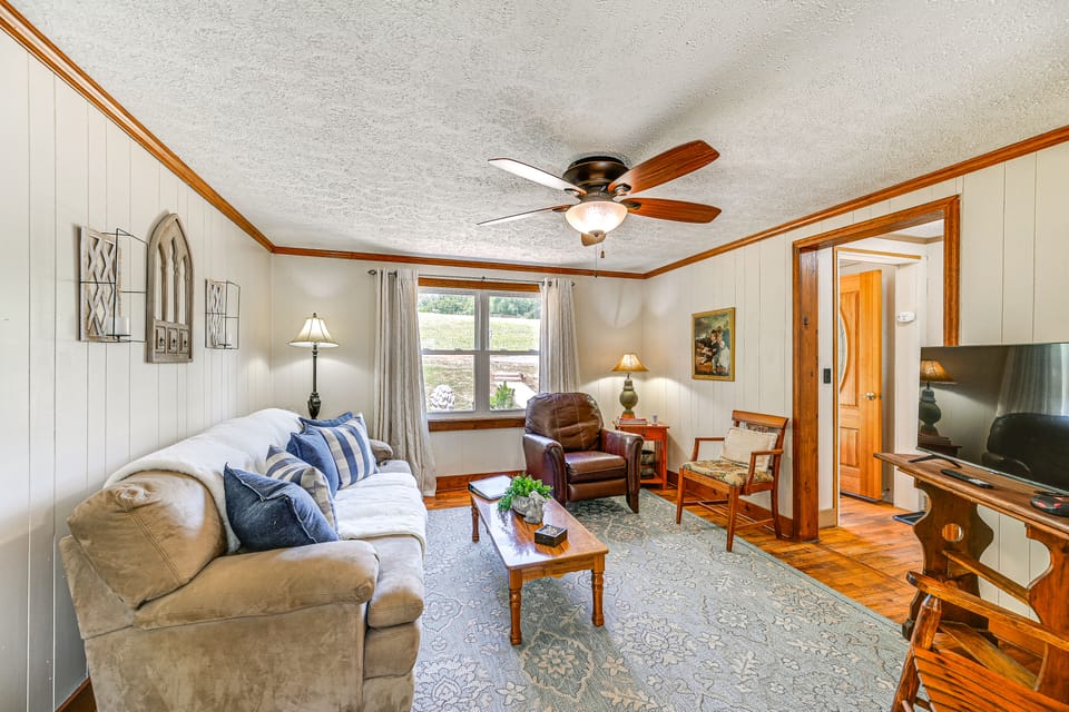 Family Fancy Gap Cottage w/ Deck - Pets Welcome! Cottage in Virginia