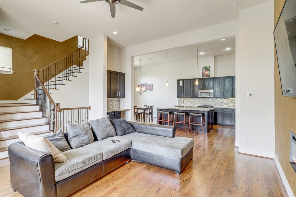 Houston Home w/ Rooftop Patio - 3 Mi to Downtown! House in Houston