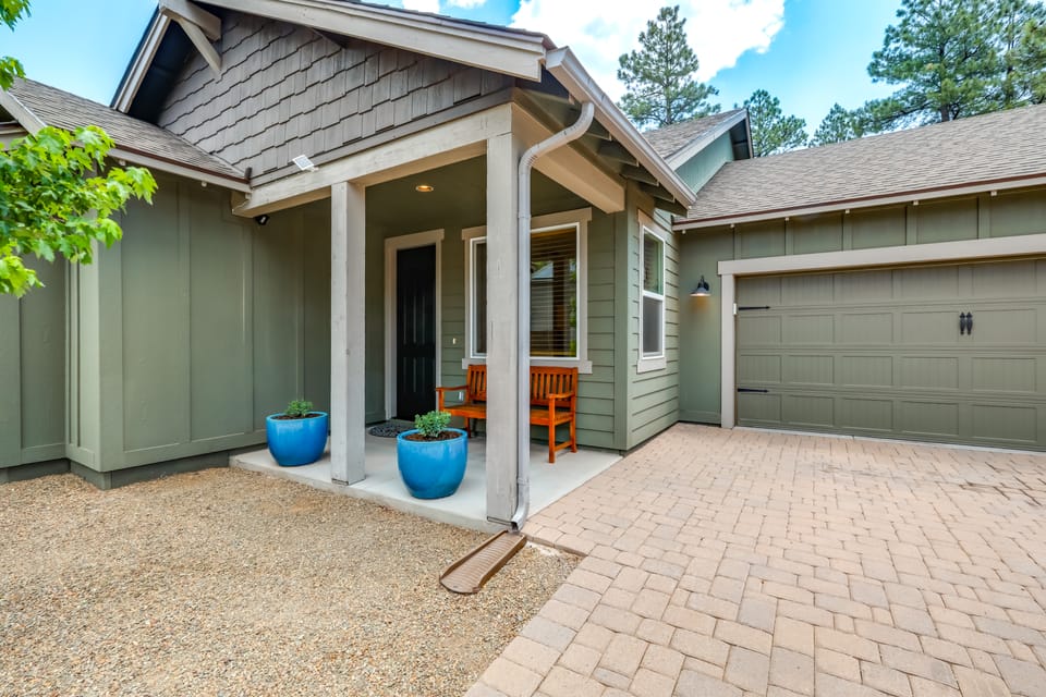 Walk to Flagstaff Urban Trails System: Cozy Home House in Flagstaff