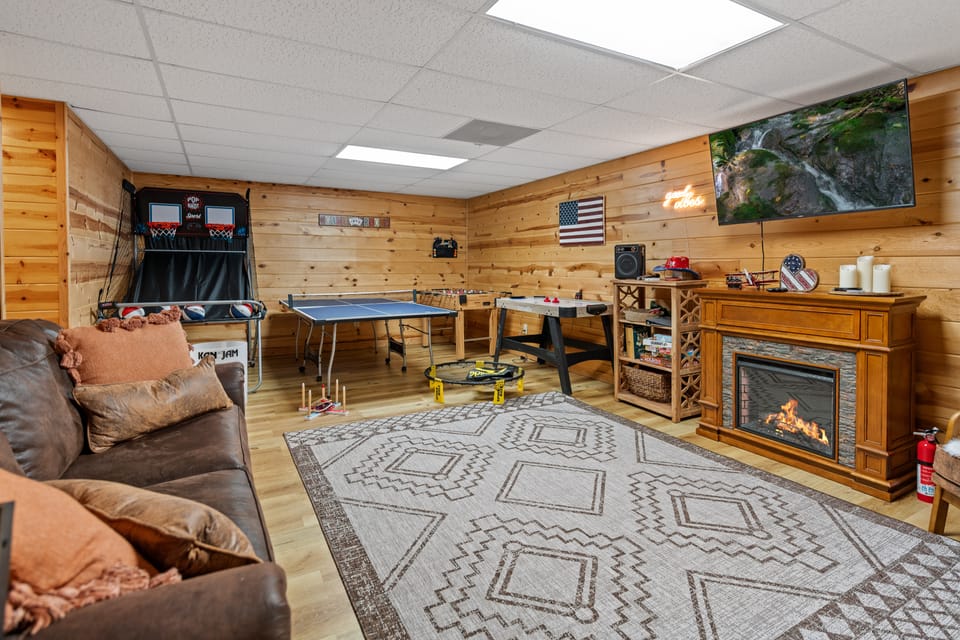 Secluded Cabin: Hot Tub & 10 Mi to Blue Ridge House in Georgia