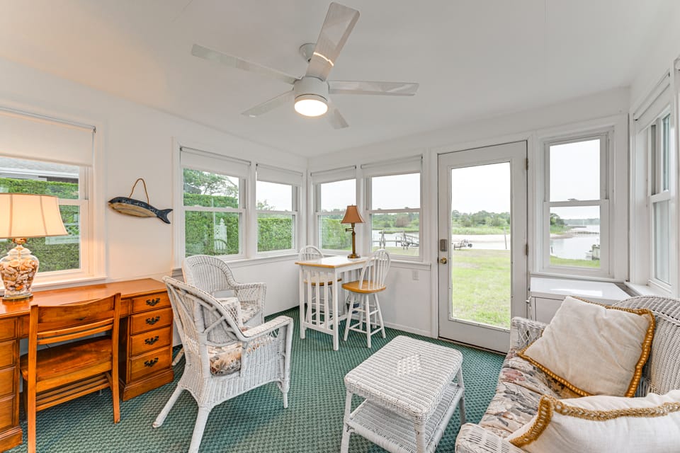 Bayfront East Quogue Retreat w/ Private Boat Dock House in Quogue
