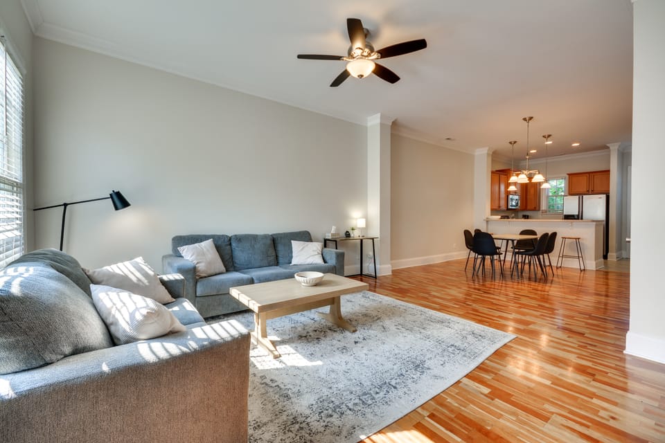 < 1 Mi to Dtwn Greensboro: Townhome w/ Fire Pit Apartment in Greensboro
