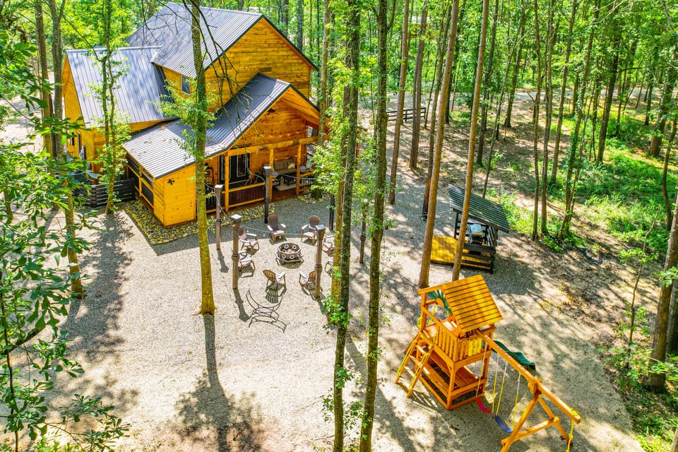 Broken Bow Cabin Near Choctaw Casino: Hot Tub! House in Broken Bow