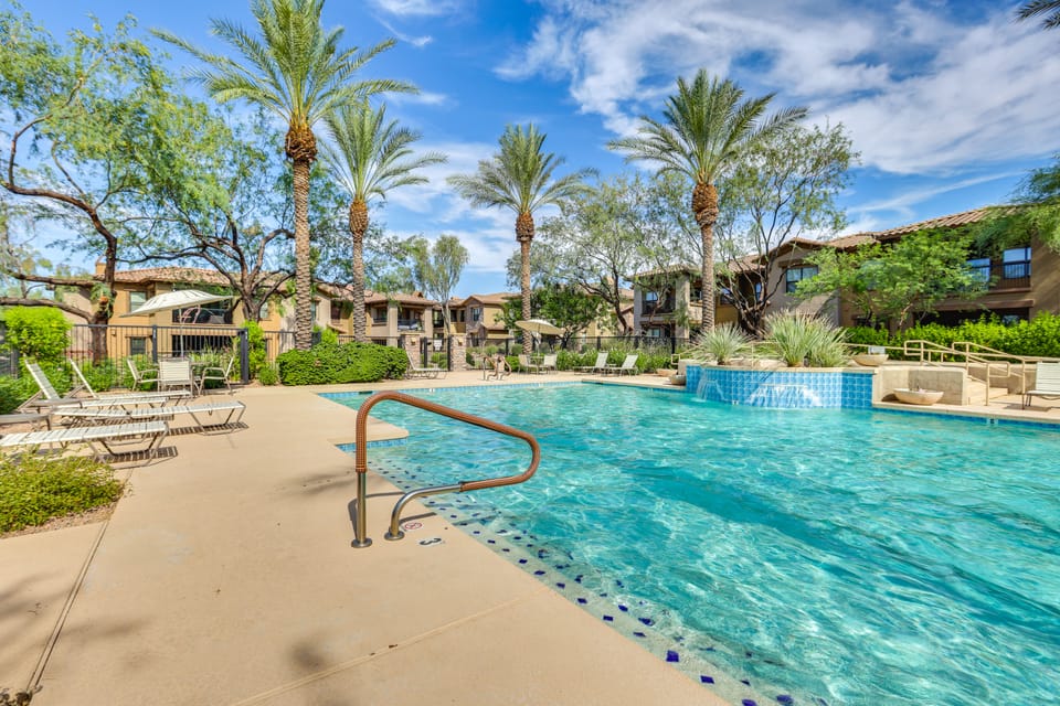 ~ 1 Mi to Desert Ridge Marketplace: Phoenix Condo! Apartment in Desert Ridge