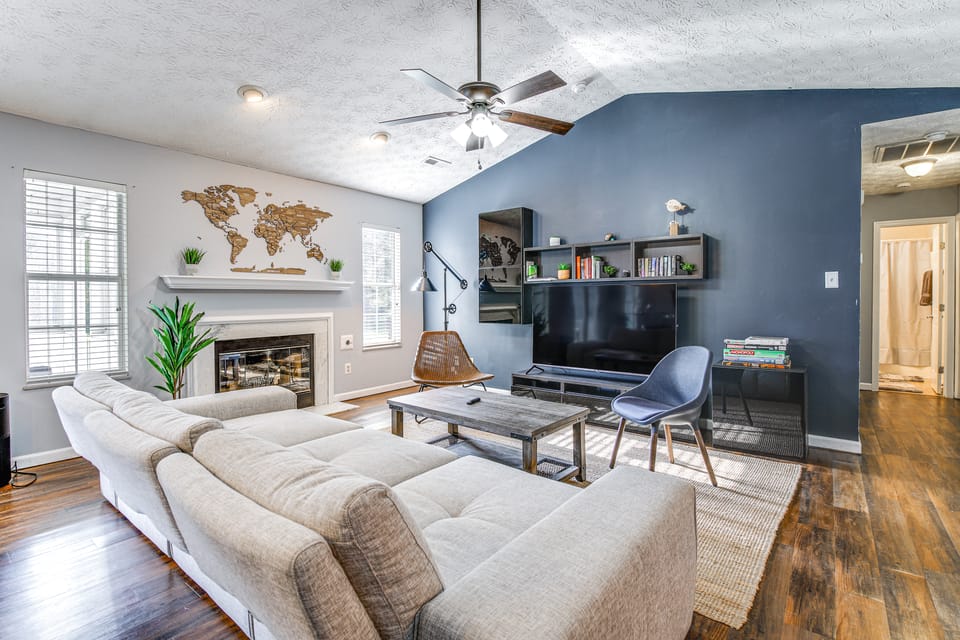 Knoxville Home w/ Sunroom ~ 9 Mi to Downtown! House in Knoxville