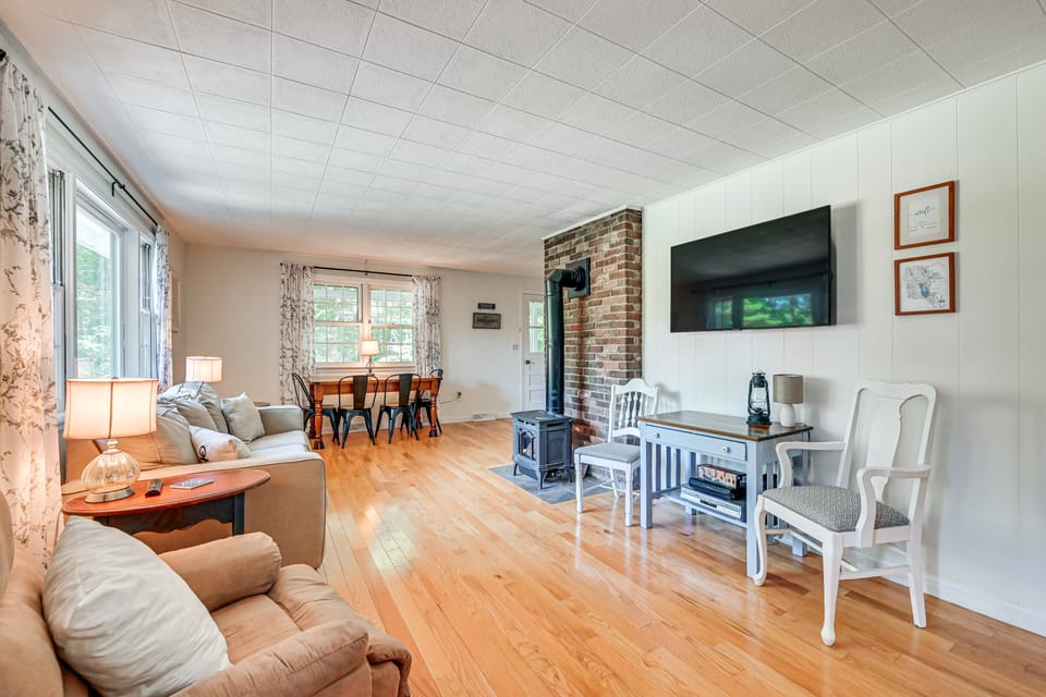 Becket Home w/ 3-Season Porch: Walk to Lake Access House in Becket