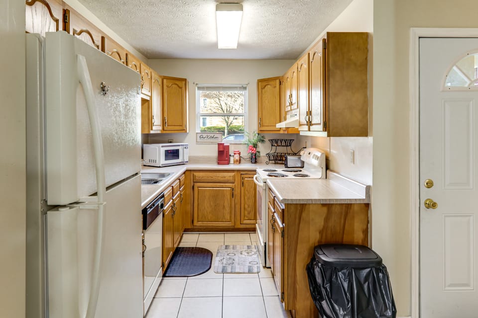4 Mi to Dtwn Dayton: Convenient Condo w/ Grill Apartment in Dayton
